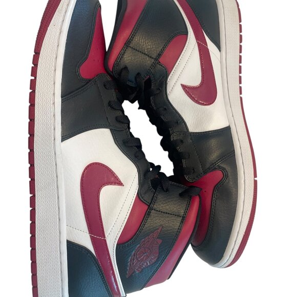 Nike Air Jordan 1 Shoes Mens US 15 Mid Bred Toe Noble Red Black White 554724-066 main image 7